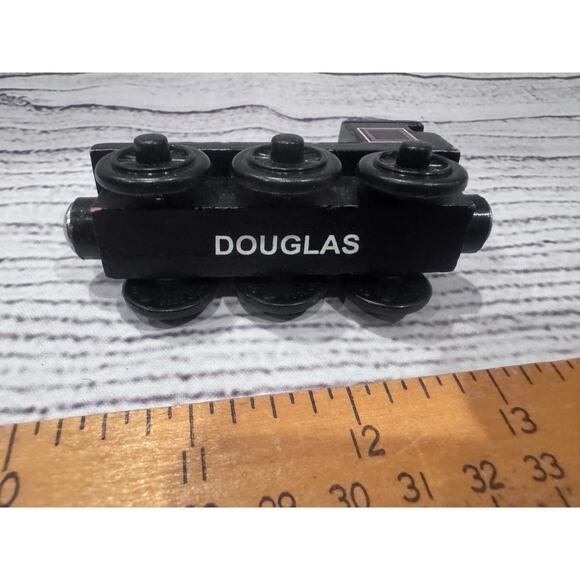 Vintage Thomas & Friends Wooden Railway Douglas - Picture 4 of 4